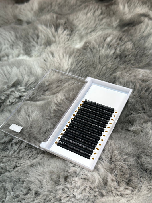 Velvet Lash Trays(D).05